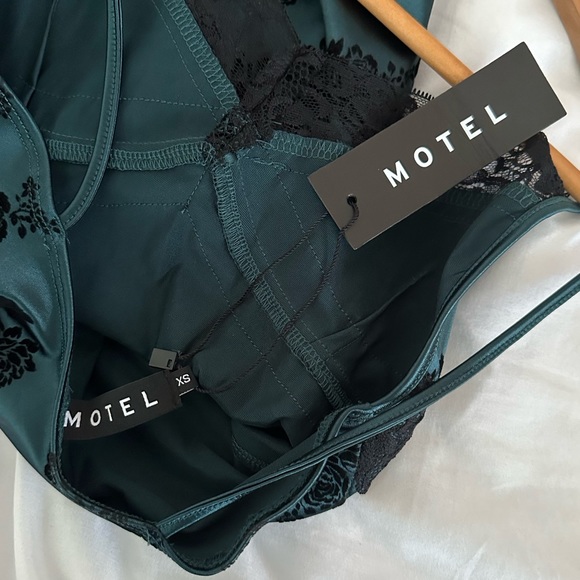 motel rocks coti bodycon dress rose flock forest green - Picture 6 of 6